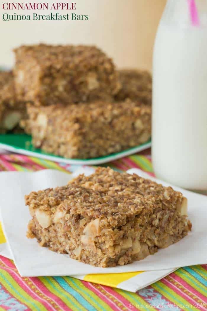 Cinnamon Apple Quinoa Breakfast Bars - an easy make-ahead recipe for busy mornin...